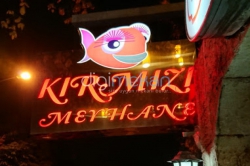 Kırmızı Tek6 Meyhane