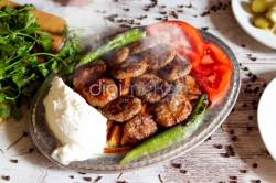 Yeşil Pideli Köfte